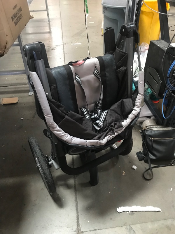 Photo 3 of * manufacture date: 09/24/2020 *
Graco FastAction Fold Jogger Travel System