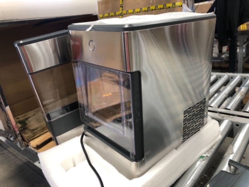 Photo 5 of USED: GE Profile Opal | Countertop Nugget Ice Maker with Side Tank | Portable Ice Machine Makes up to 24 lbs. of Ice Per Day | Stainless Steel Finish
15.5 x 14.25 x 17.25 inches
