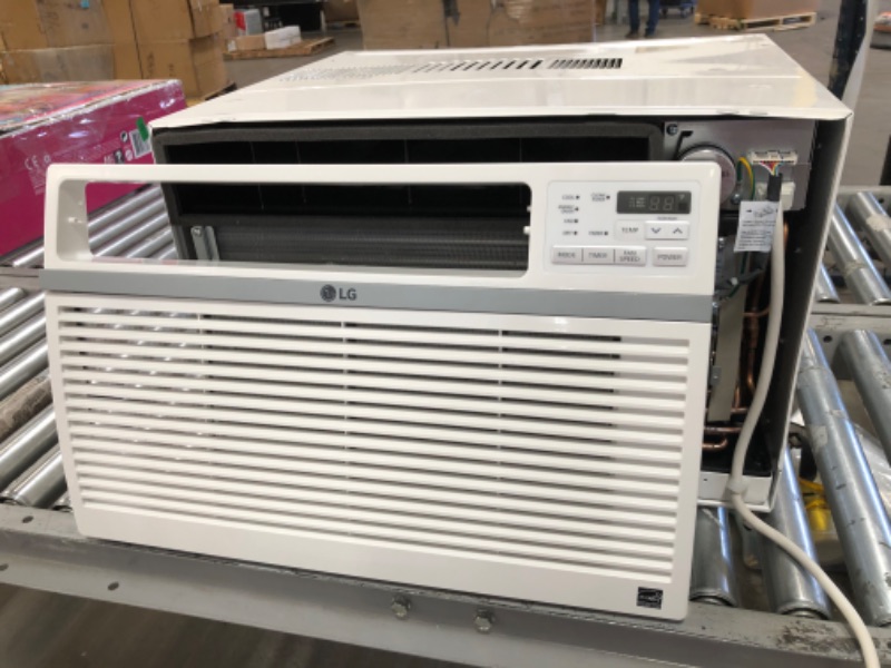 Photo 4 of ***NOT FUNCTIONAL*** 
LG LW1216ER 12,000 BTU Room Air Conditioner 