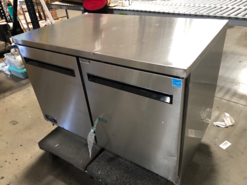 Photo 4 of (MAJOR DENTS ALL OVER; SCRATCHED)
Arctic Air AUC48R 48" Undercounter Worktop Refrigerator - 12 Cubic Feet, 2 Section, 2 Doors, Stainless Steel, 115v
