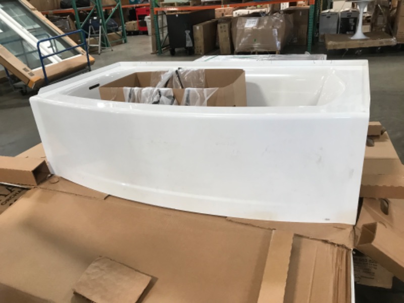 Photo 9 of (SCRATCH/COSMETIC DAMAGES)
American Standard  Elevate 60-in W x 30-in L Arctic White Fiberglass/Plastic Composite Rectangular Right Drain Alcove Soaking Bathtub
