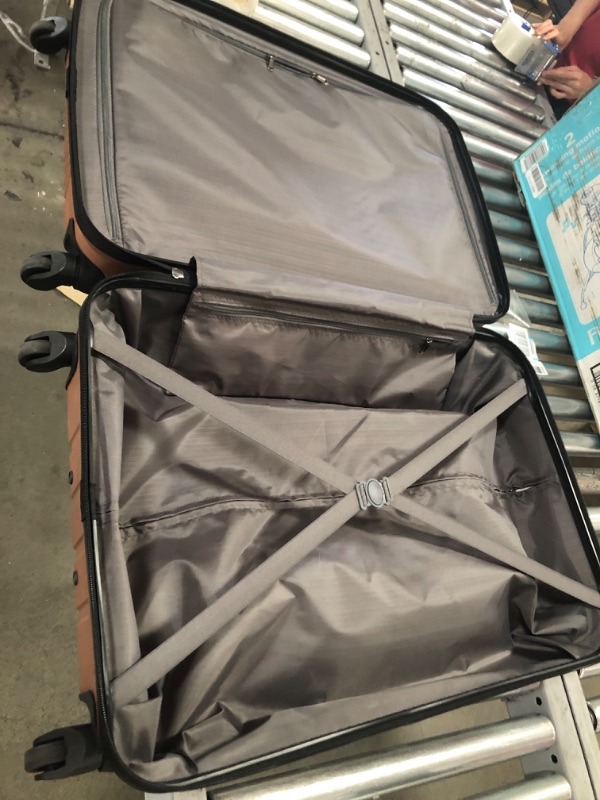 Photo 4 of (COSMETIC DAMAGES)
Kenneth Cole Reaction Out Of Bounds 28-Inch Check-Size Lightweight Durable Hardshell 4-Wheel Spinner Upright Luggage
