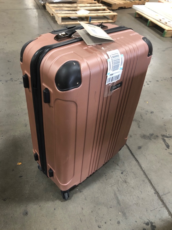 Photo 2 of (COSMETIC DAMAGES)
Kenneth Cole Reaction Out Of Bounds 28-Inch Check-Size Lightweight Durable Hardshell 4-Wheel Spinner Upright Luggage
