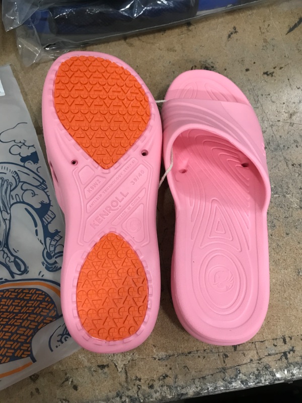 Photo 1 of Kenroll  Luminous Anti-slip Slippers, Size 7/8