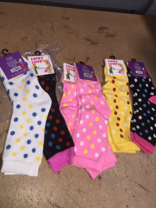 Photo 1 of 6 pack of Women's girls Casual Socks Polka Dot Size 9-11