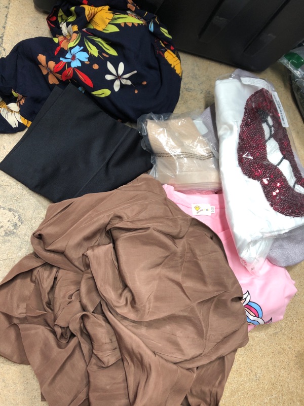 Photo 1 of BUNDLE OF ASSORTED CLOTHING- WOMENS/GIRL CLOTHING, VARIOUS SIZES.