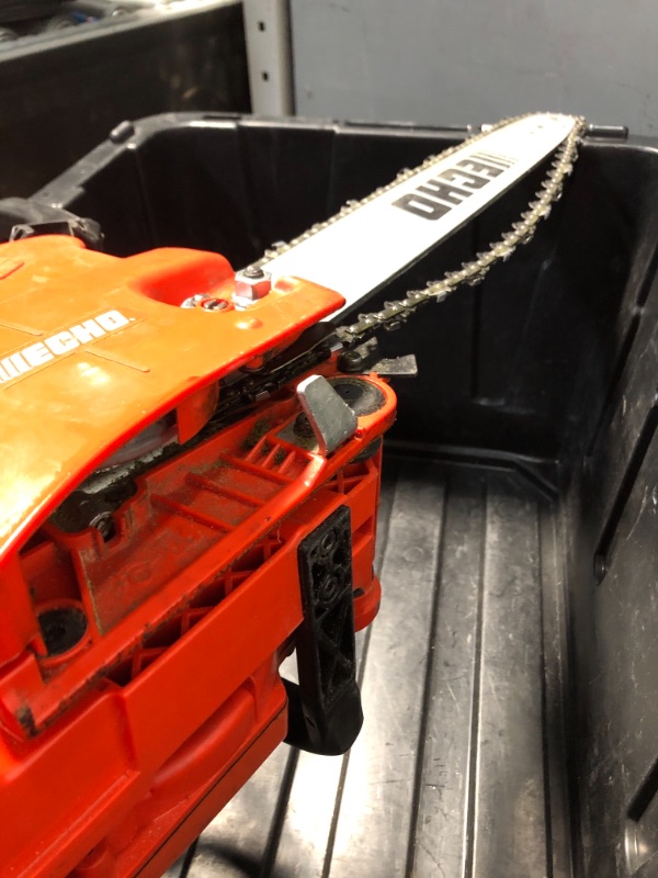 Photo 2 of 18 in. 40.2 cc Gas 2-Stroke Cycle Chainsaw
