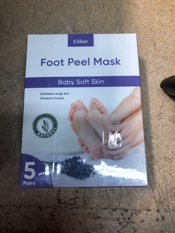 Photo 2 of ??Foot Peel Mask (5 Pairs) - Foot Mask for Baby soft skin - Remove Dead Skin | Foot Spa Foot Care for women Peel Mask with Lavender and Aloe Vera Gel for Men and Women Feet Peeling Mask Exfoliating
