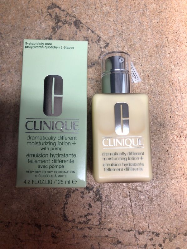 Photo 2 of 1 Pack Dramatically Different Moisturizing Lotion+ by Clinique with Pump Very Dry to Dry Combination Skin 125ML
