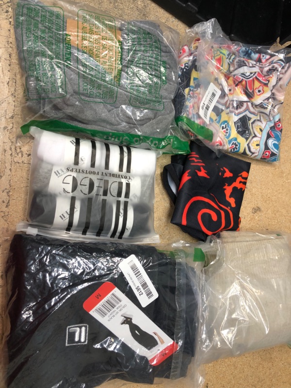 Photo 1 of BUNDLE OF ASSORTED CLOTHING ITEMS (SIZES M/L)