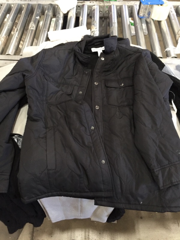 Photo 2 of Amazon Essentials Men's Quilted Shirt Jacket
- Size Medium 