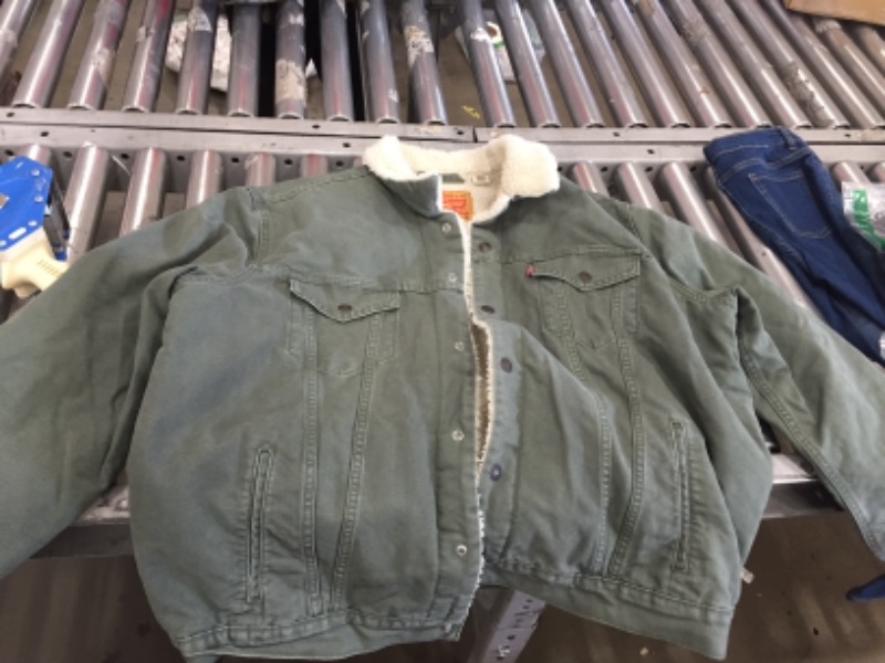 Photo 2 of Levi's Men's Sherpa Trucker Jacket
- XXL 

