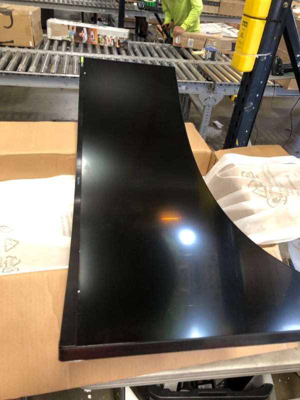 Photo 2 of **non functional does not power on**SAMSUNG 49-inch Odyssey G9 Gaming Monitor | QHD, 240hz, 1000R Curved, QLED, NVIDIA G-SYNC & FreeSync | LC49G95TSSNXZA Model
