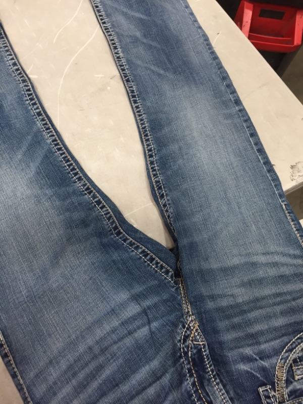 Photo 3 of  laid-back fit. Zac  Light Wash  (indigo) pants 32/30