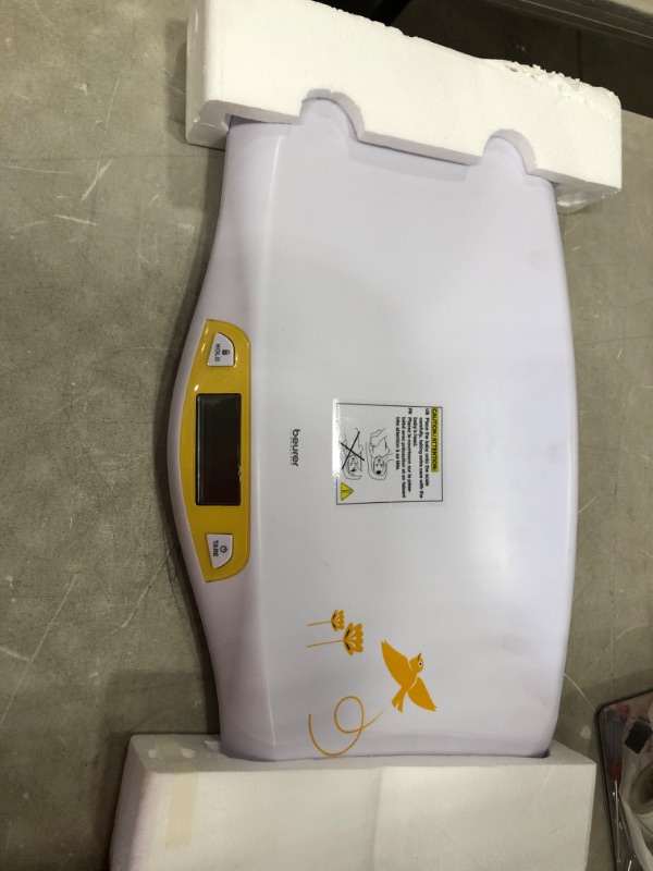 Photo 5 of Beurer BY80 Baby Scale, Pet Scale, Digital, For: Infant, Newborns, Puppy, Cats, LCD Display, Weighs [LB/OZ/KG] Highly Accurate, Hold & Tare Function, Curved Weighing Platform (44 lbs)
