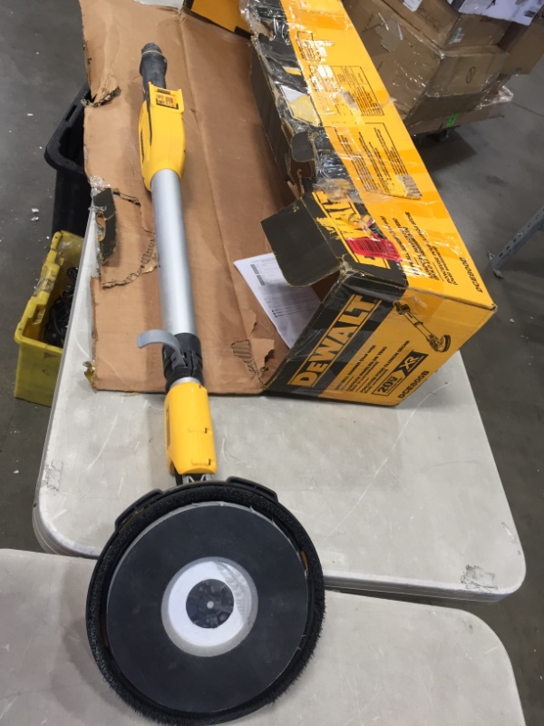 Photo 6 of "DeWALT DCE800B 20V MAX Cordless Durable Brushless Drywall Sander - Bare Tool"
