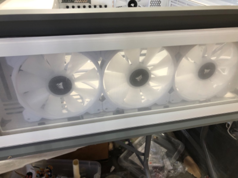 Photo 1 of CORSAIR iCUE 7000X RGB Full-Tower ATX PC Case, White

