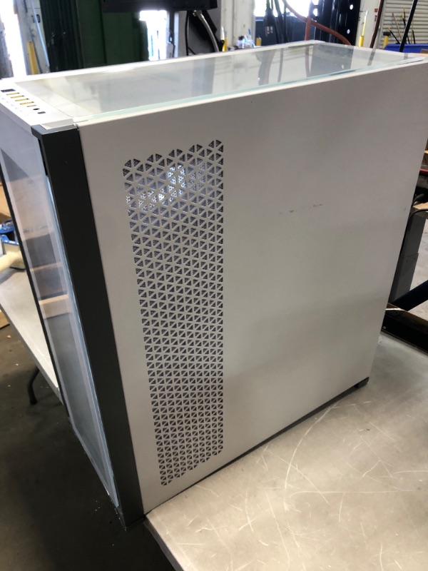 Photo 1 of CORSAIR iCUE 7000X RGB Full-Tower ATX PC Case, White
