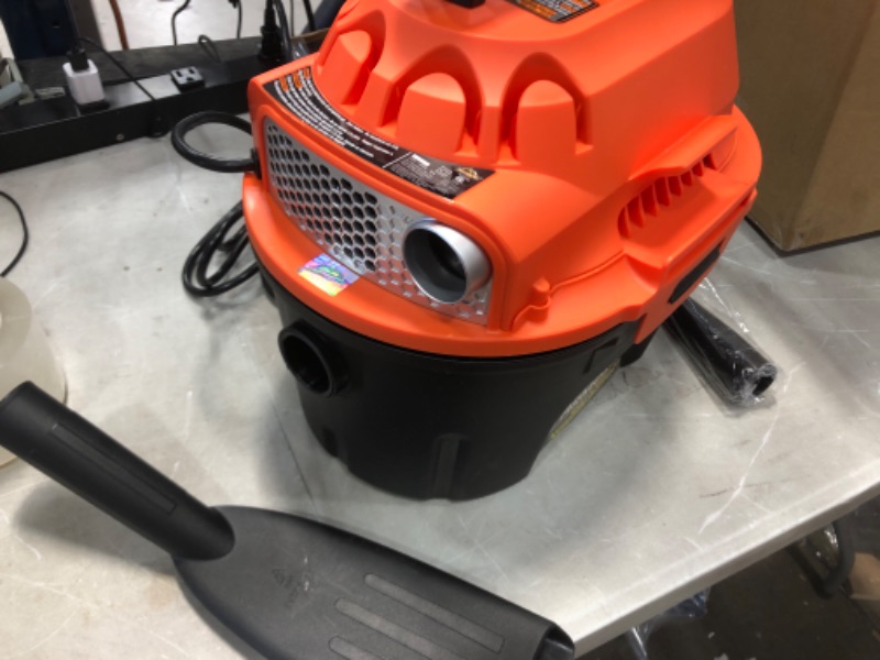 Photo 2 of (NOT FUNCTIONAL
Armor All, AA255 , 2.5 Gallon 2 Peak HP Wet/Dry Utility Shop Vacuum , Orange