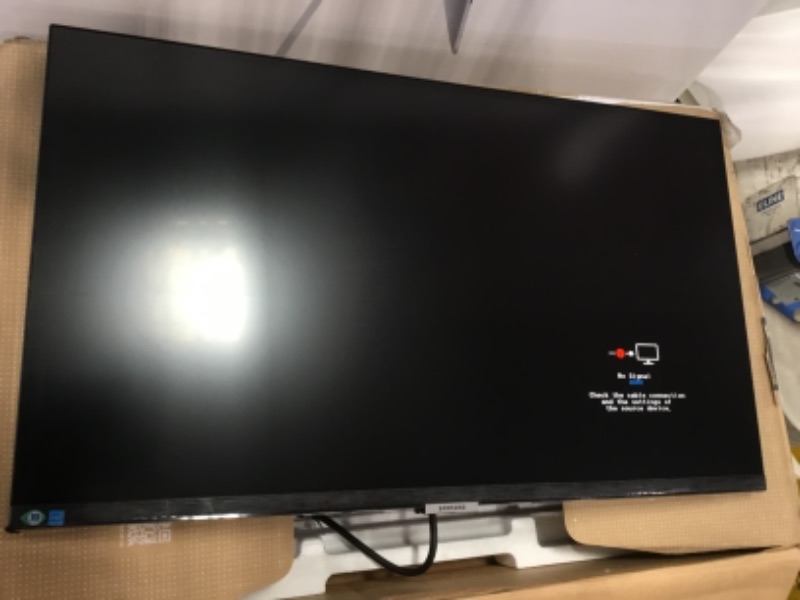 Photo 3 of Samsung S80A Computer Monitor, 27 Inch 4K Monitor, Vertical Monitor, USB C Monitor, HDR10 (1 Billion Colors), Built-in Speakers (LS27A800UNNXZA)
