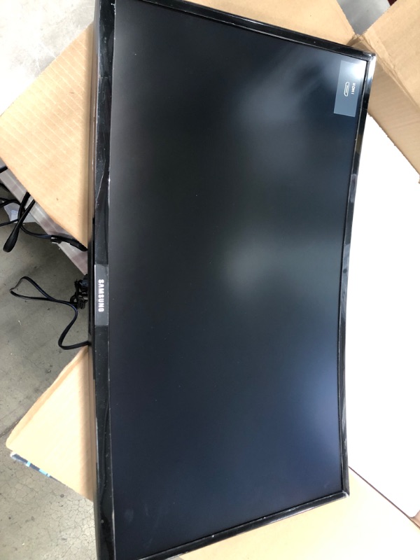 Photo 4 of Samsung C27F390 27" Curved Screen LED LCD Business Monitor - 1920 x 1080 FHD Display - Vertical Alignment (VA) Panel - 1800R Ultra-curved screen