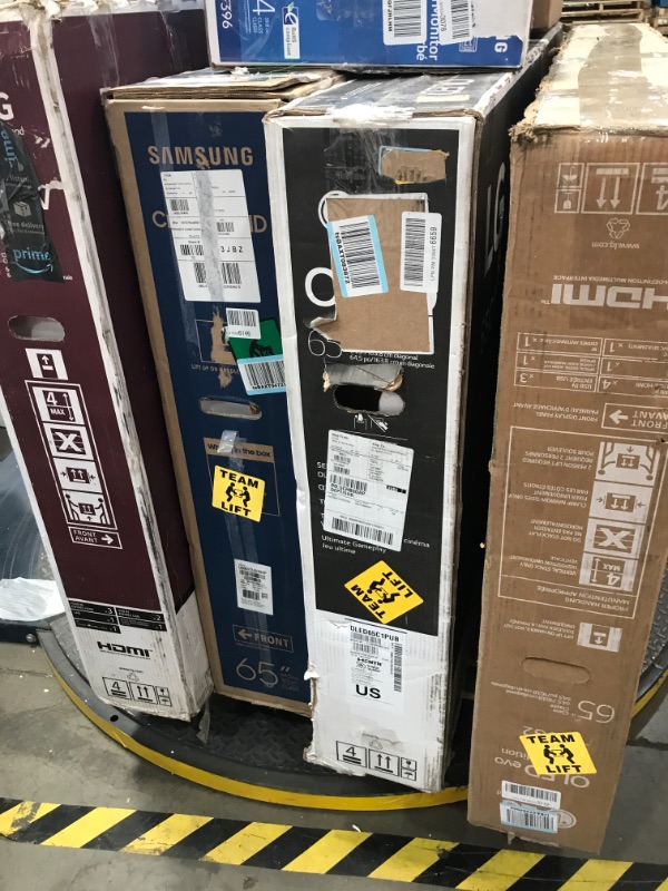 Photo 3 of MIXED PALLET OF DAMAGED TVS AND MONITORS**NO REFUNDS** 