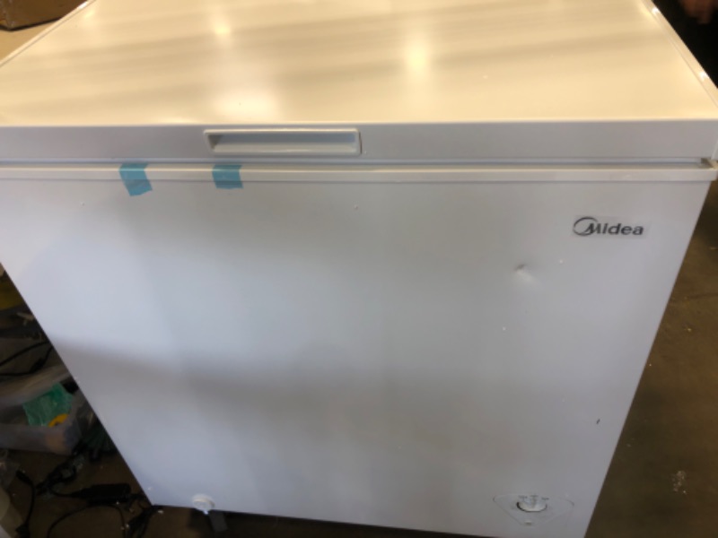 Photo 2 of **DAMAGED* Midea MRC070S0AWW Chest Freezer, 7.0 Cubic Feet, White
