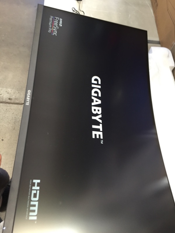 Photo 2 of GIGABYTE G32QC A (32" 165Hz 1440P Curved Gaming Monitor, 2560 x 1440 VA 1500R Display, 1ms (MPRT) Response Time, 93% DCI-P3, VESA Display HDR400, FreeSync Premium Pro