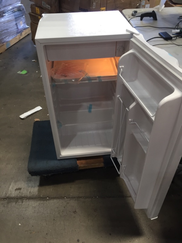 Photo 2 of PARTS ONLY FREEZER IS THE ONLY PART THAT IS GETTING COLD 
RCA RFR321-FR320/8 IGLOO Mini Refrigerator, 3.2 Cu Ft Fridge, White