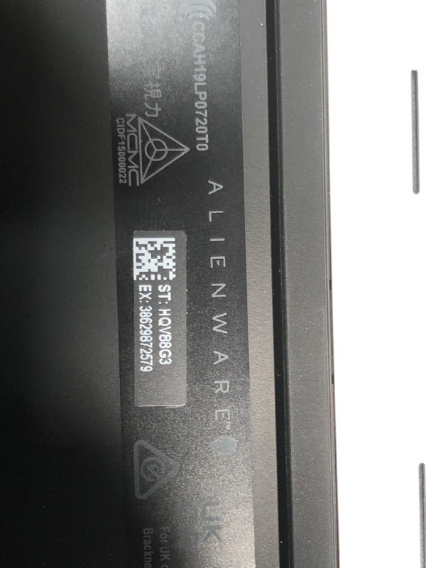 Photo 5 of Alienware m15 R3 15.6inch FHD Gaming Laptop (Lunar Light) Intel Core i7-10750H 10th Gen, 16GB DDR4 RAM, 512GB SSD, Nvidia GeForce RTX 2060 6GB GDDR6, Windows 10 Home (AWm15-7272WHT-PUS)
