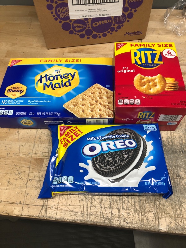 Photo 1 of *no returns and non refundable*
Bundle of food products including honey maid graham crackers Exp.may 21, 2022, Ritz crackers Exp. June, 03 2023, and July 16, 2022.