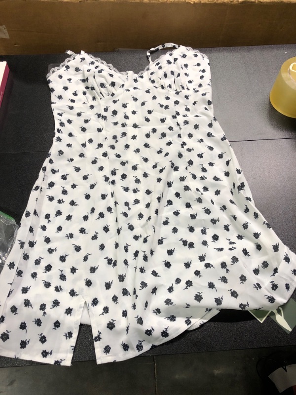 Photo 1 of ABYOVRT Women Floral Mini Dress Spaghetti Strap Sleeveless Bodycon A-Line Dress Short Cami Dress Party Clubwear (A-White, Large)