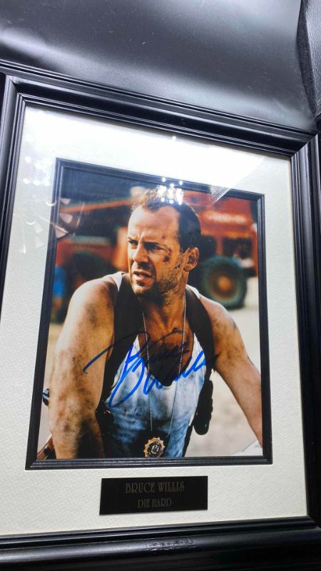 Photo 1 of BRUCE WILLIS AUTOGRAPHED 8”X10” FRAMED PHOTO 