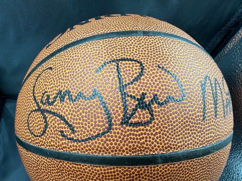 Photo 3 of RARE MICHAEL JORDAN, LARRY BIRD, MAGIC JOHNSON AUTOGRAPHED BASKETBALL W COA