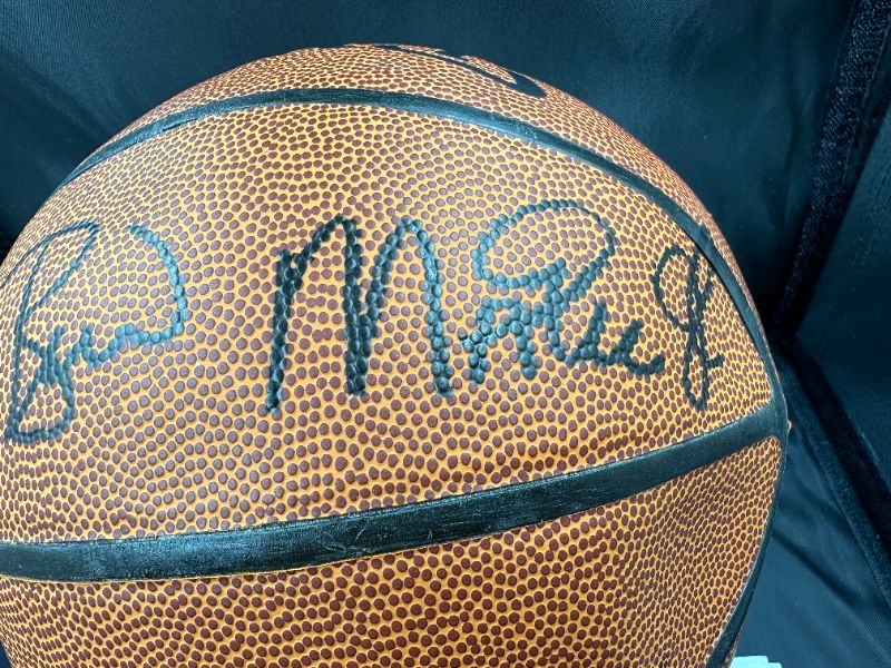 Photo 4 of RARE MICHAEL JORDAN, LARRY BIRD, MAGIC JOHNSON AUTOGRAPHED BASKETBALL W COA