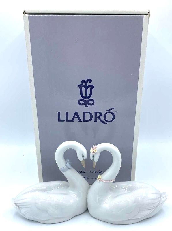 Photo 1 of VINTAGE LLADRO #6585 ENDLESS LOVE 11“ x 5“ BOX INCLUDED