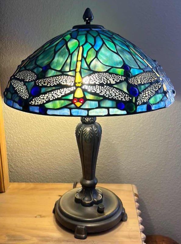 Photo 1 of TIFFANY STYLE LAMP H19”