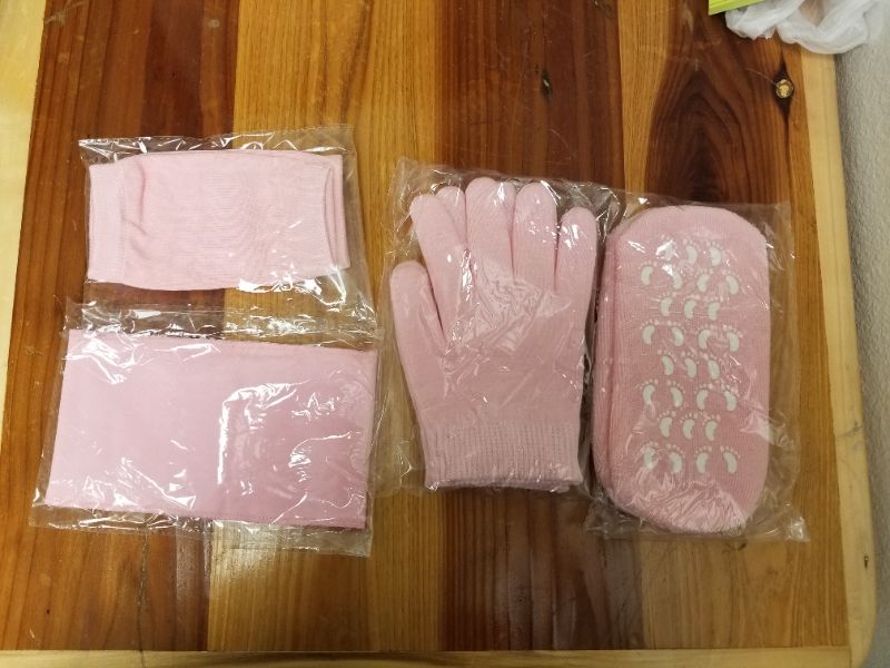 Photo 1 of 4PC BLUSHY MOISTURIZING SPA SET 1 HEAD WRAP 1 SET OF GLOVES 1 SET OF SLIPPER SOCKS AND 1 SET OF ELBOW SLEEVES  NEW 