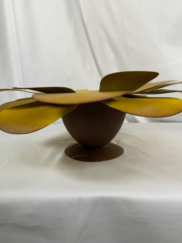 Photo 2 of METAL YELLOW FLOWER BURST PLANTER NEW 