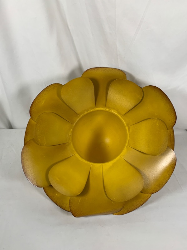 Photo 1 of METAL YELLOW FLOWER BURST PLANTER NEW 