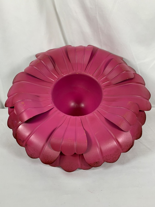 Photo 1 of METAL PINK FLOWER BURST PLANTER NEW