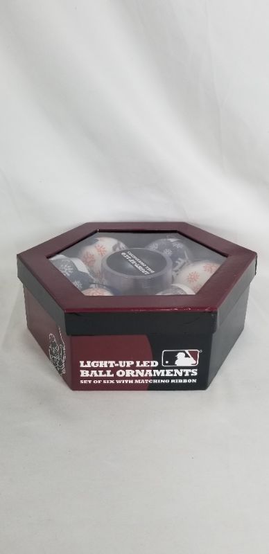 Photo 3 of LED BOXED DETROIT TIGERS ORNAMENT SETS OF 6 COLOR WHITE ORANGE  AND NAVY BLUE NEW 