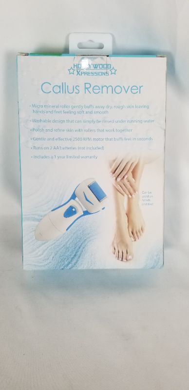 Photo 3 of BLUE AND WHITE CALLUS REMOVER WASHABLE DESIGN MICRO MINERAL ROLLER BONUS REPLACEMENT HEAD NEW