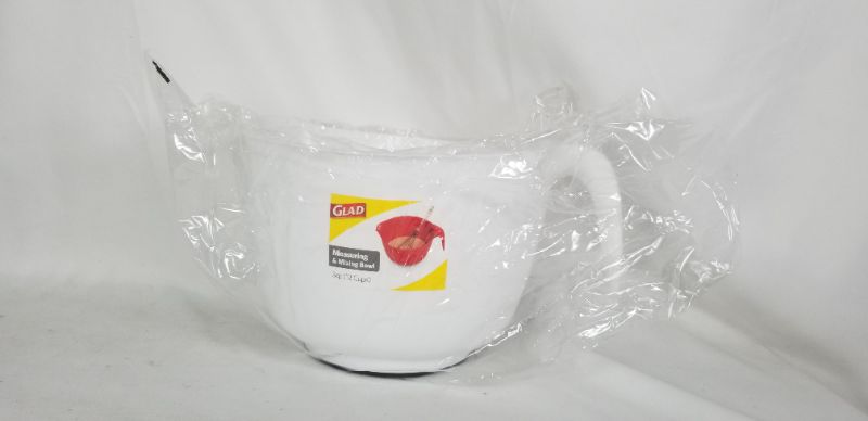 Photo 1 of MEASURING AND MIX BOWL 3QT 12 CUPS WHITE NEW 