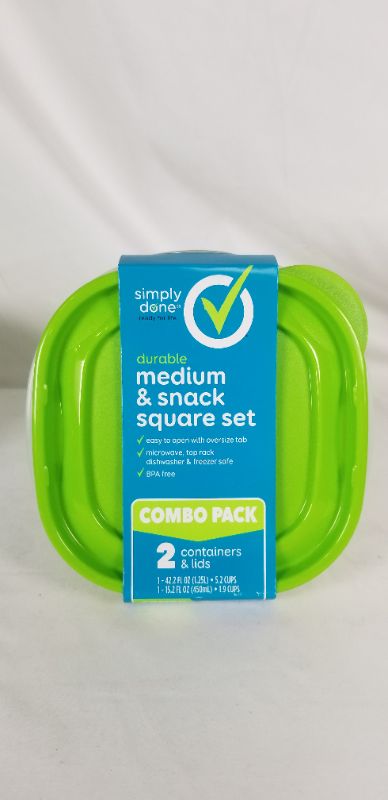 Photo 1 of MEDIUM SNACK QUARRE SET GREEN LIDS 2 CONTAINERS AND 2 LIDS 1.5 CUP 1.9 CUPS NEW 
