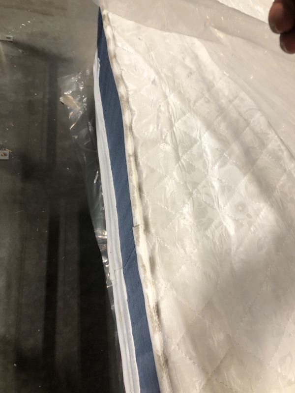 Photo 3 of ***is dirty from the corner***
Rimensy Queen Mattress, 12 Inch Hybrid Mattress in a Box, Gel Memory Foam Mattress, Individually Wrapped Pocket Coils Innerspring Mattress, Support & Pressure Relief, Medium Firm Feel, 60"*80"*12" Queen 12 Inch