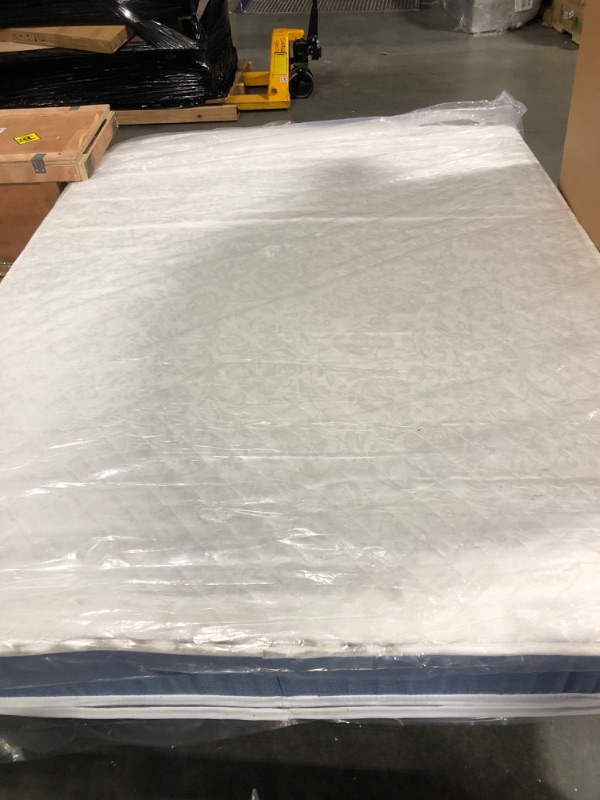 Photo 2 of ***is dirty from the corner***
Rimensy Queen Mattress, 12 Inch Hybrid Mattress in a Box, Gel Memory Foam Mattress, Individually Wrapped Pocket Coils Innerspring Mattress, Support & Pressure Relief, Medium Firm Feel, 60"*80"*12" Queen 12 Inch