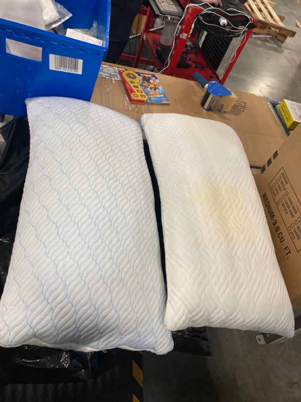 Photo 2 of ** NEEDS TO BE CLEANED***
Cooling Pillows Queen Size Set of 2