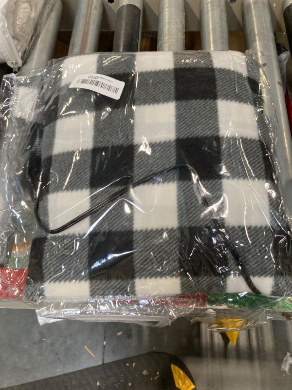 Photo 2 of ***BLACK AND WHITE NOT BLUE AND WHITE***
Stalwart 12 Volt Plaid Electric Blanket for Automobile