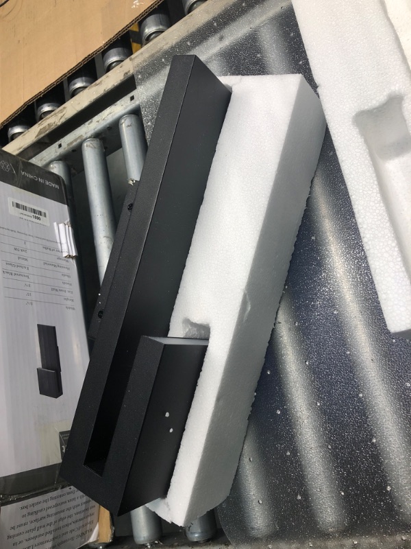 Photo 1 of Tarentlight Modern LED Outdoor Wall Sconce 2-Light 17W Integrated LED Outdoor Wall Mount,Anti Rust Textured Black Suit for Wet Locations and Easily Installed in Any Direction.Bulb Included.